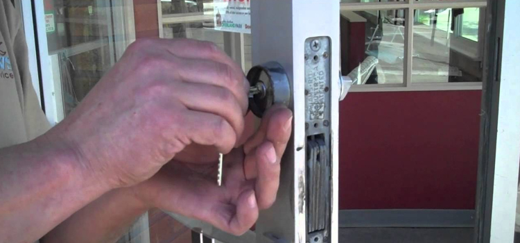 commercial door lock repair Tulare